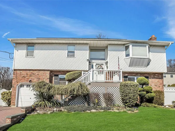 1 Castaldi Court, Bethpage, NY 11714