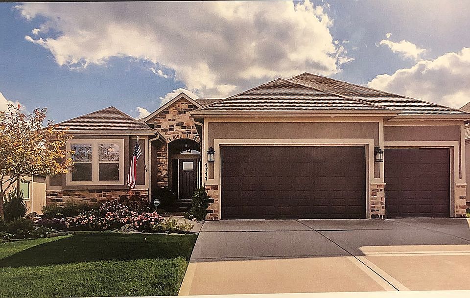 1st image of 1711 NE Chapel Woods Dr