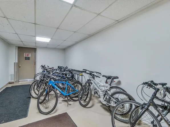 162-01 Powells Cove Boulevard image 24 of 27