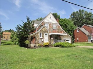 825 Fidelity Dr, Pittsburgh, PA