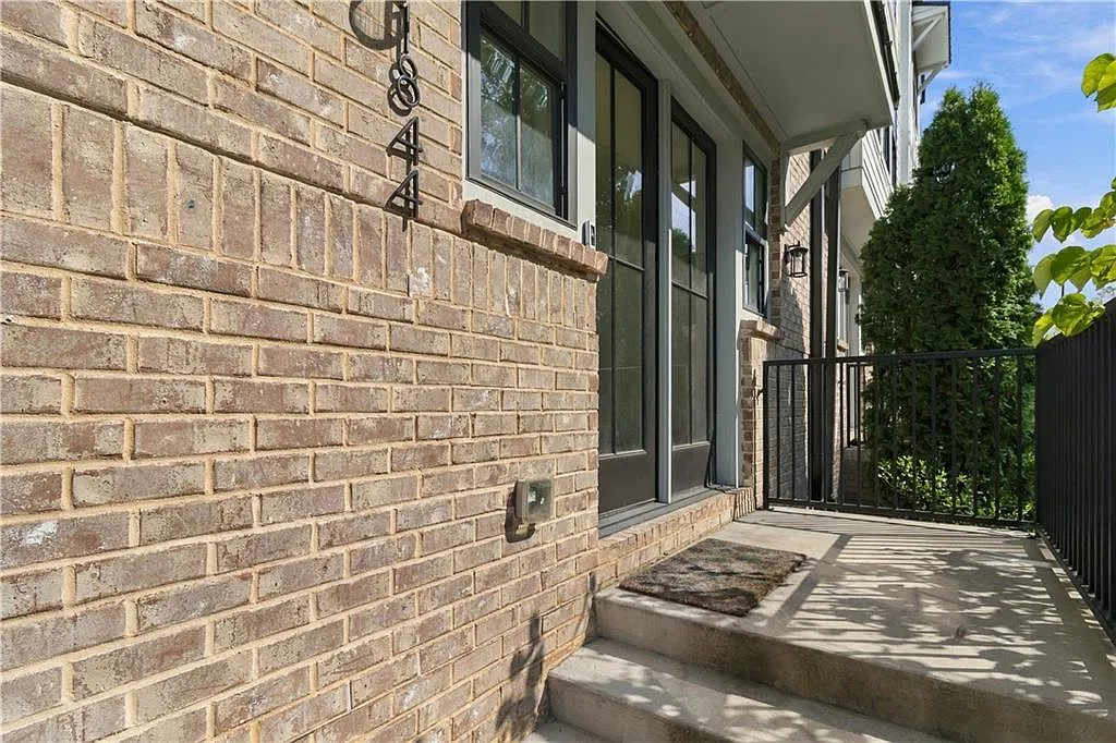 3 bed, 3.5 bath, 1624 sqft, $4,250 — Photo 4