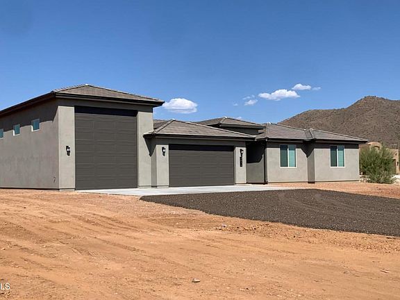 2nd image of 1016 E ARROYO Road