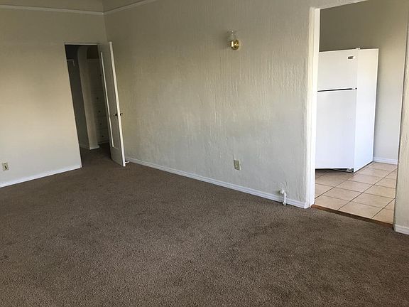 4th image of 601 S Cloverdale Ave #28207