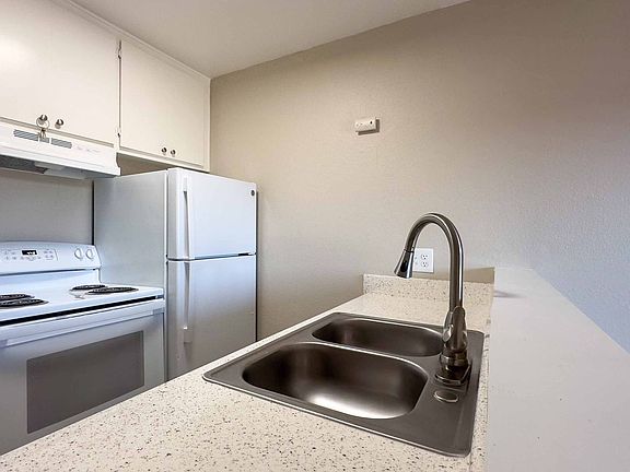 3rd image of 4138 50th St APT 3