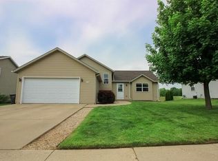1218 Peninsula Ln, Whitewater, WI 53190