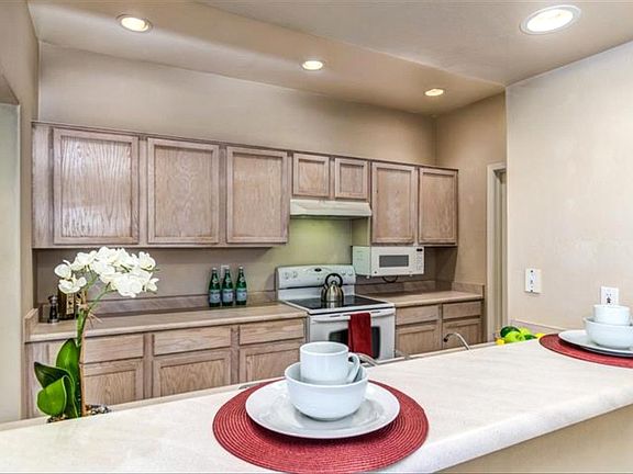 3rd image of 17131 E GRANDE Boulevard #118