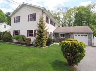 3602 Dane St, Shrub Oak, NY 10588