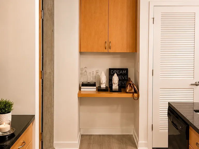 400 W Peachtree St NW #2302 — Photo 10