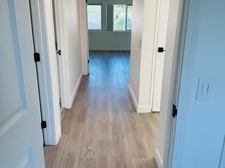 6225 Hesperia Ave — Photo 11