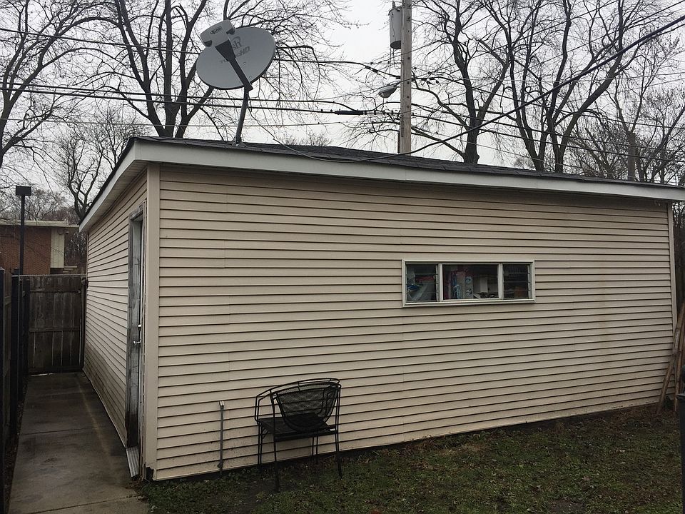 2nd image of 638 E 41st St