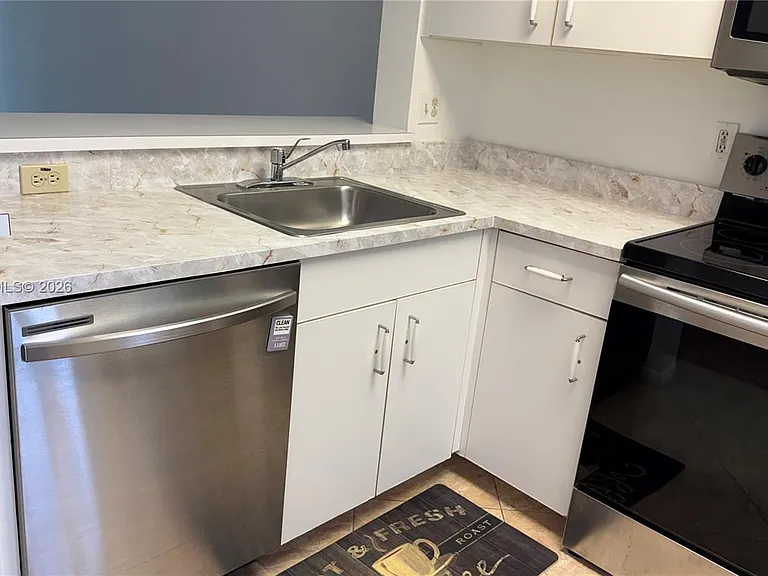2236 N Cypress Bend Dr #207 — Photo 22