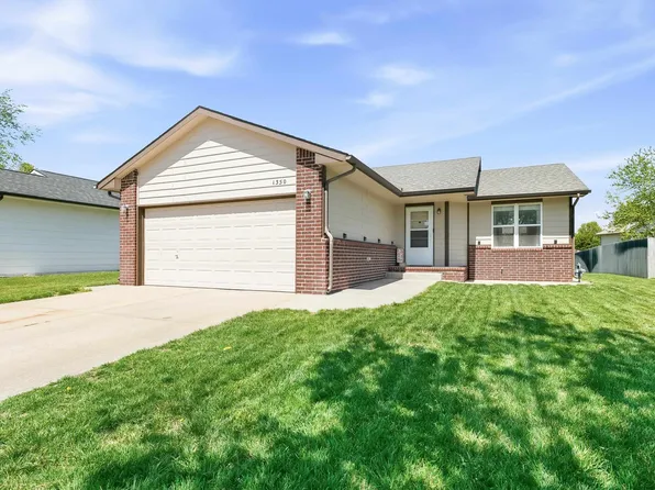 1350 N Aksarben Ct, Wichita, KS 67235