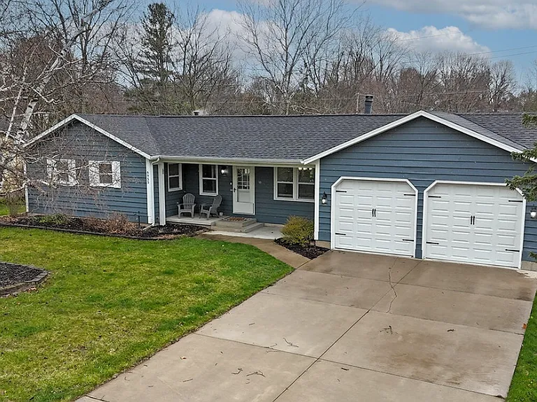 6955 Adaside Dr SE — Photo 2