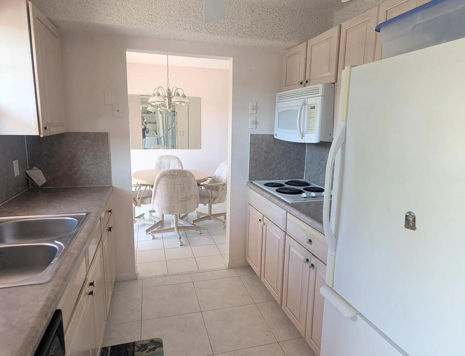 2 bed, 2.0 bath, 888 sqft, $1,700 — Photo 2