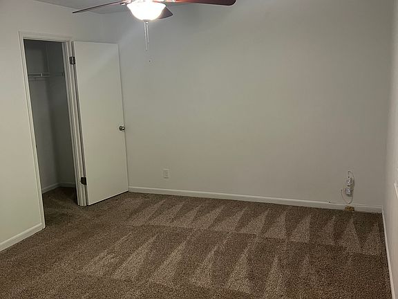 4th image of 998 Wayne Dr