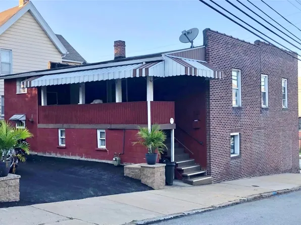 800 Wallace St, Vandergrift, PA 15690