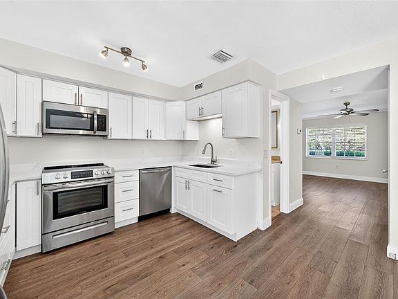 5th image of 3104 Harrison Ave APT C18