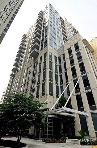 1st image of 720 N Larrabee St APT 1412