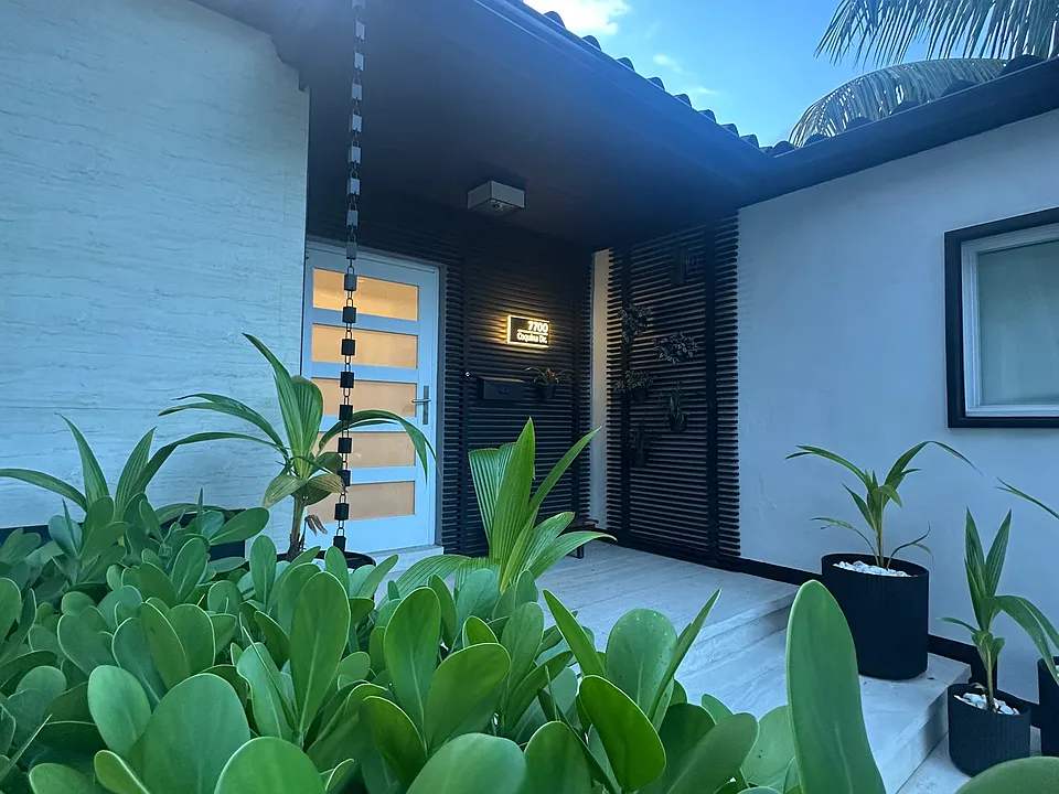 7700 Coquina Dr
