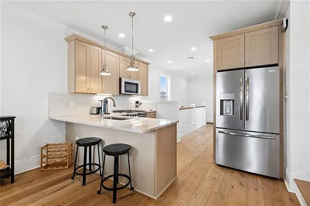 2410 Valence St #2410 — Photo 23