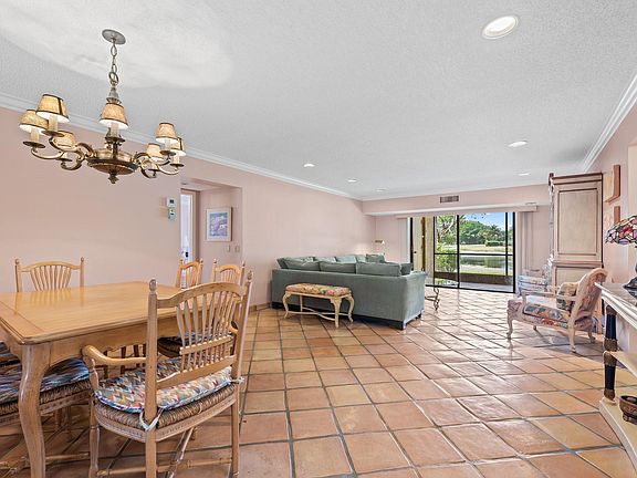 4th image of 4657 Fountains Drive #105