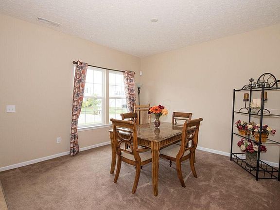 3rd image of 1084 McCoy Dr