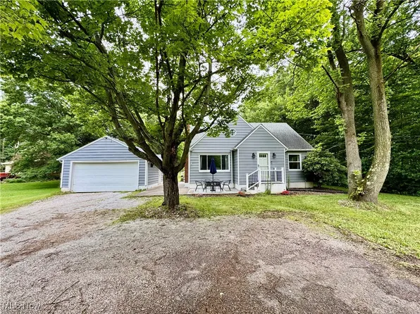 2175 E Turkeyfoot Lake Rd, Akron, OH 44312
