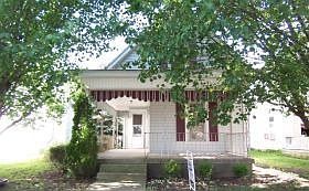 1st image of 907 Park Ave