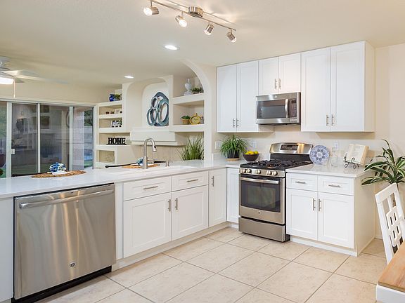3rd image of 9187 N Ironwood Bluffs Ln