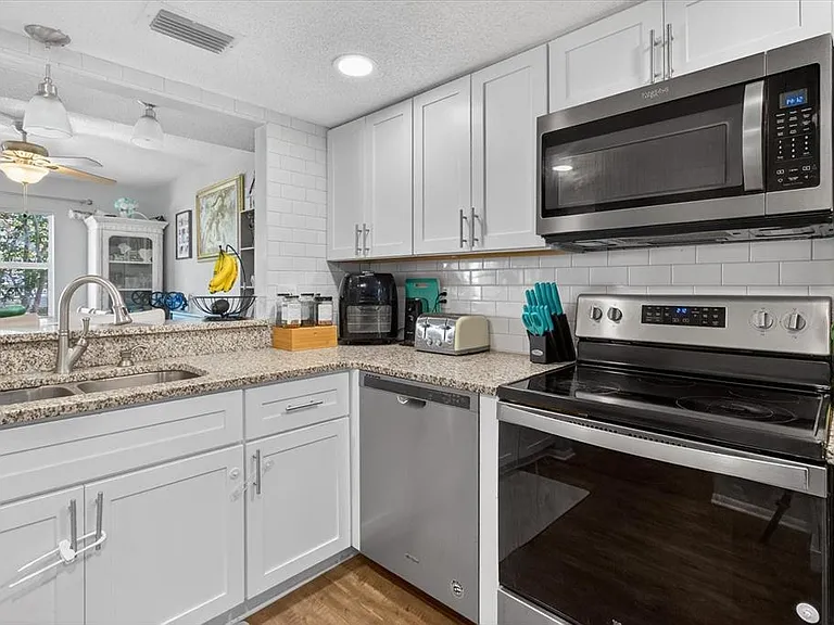 1146 King Arthur Ct #110 — Photo 17