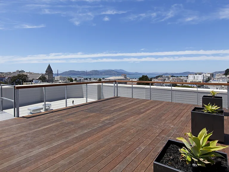 Pacific Terrace — Photo 20