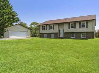 7913 Sir Topas Dr, Warrenton, VA 20186