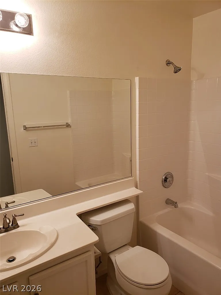 3 bed, 2.0 bath, 1264 sqft, $2,000 — Photo 4