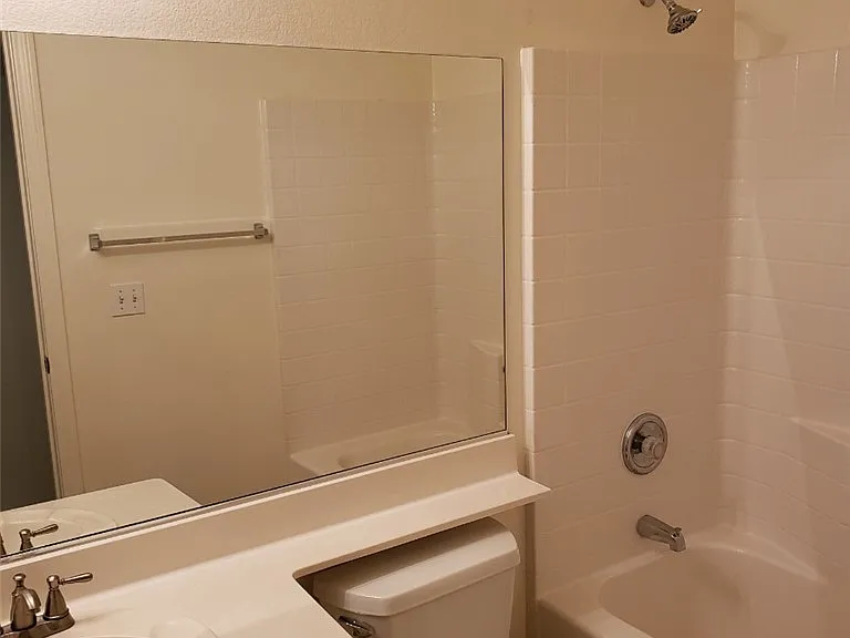 519 Siberia St — Photo 6