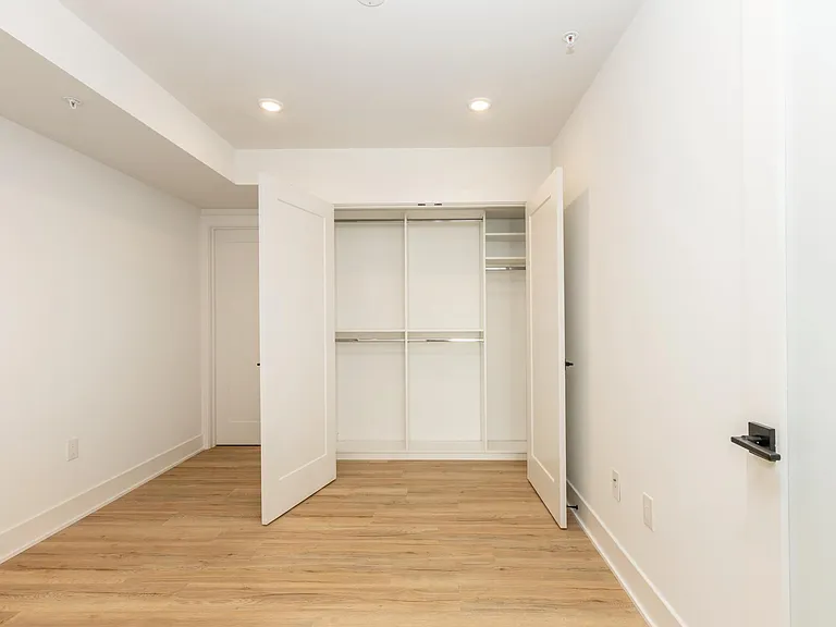 629 W Girard Ave — Photo 28