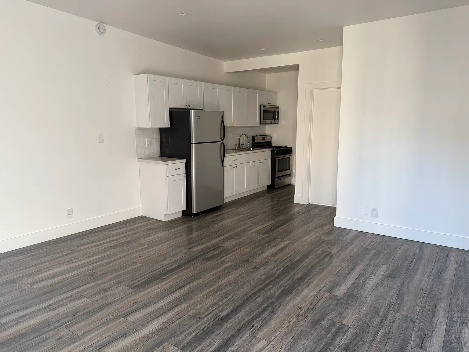 1 bed, 550 sqft, $1,800 — Photo 1