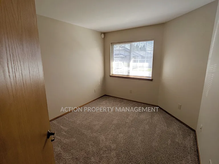 882 N Oxford Way — Photo 14
