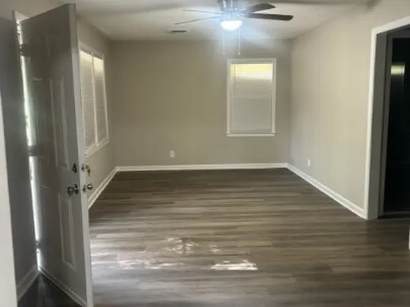 4746 Hodge Rd, Memphis, TN 38109