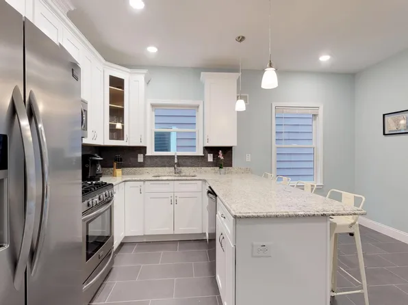 266 Hutton Street image 8 of 11