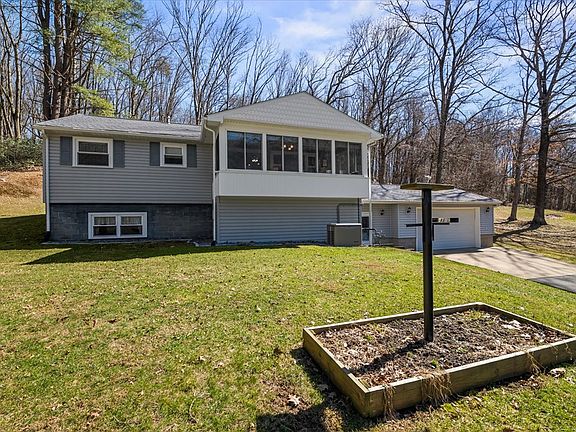 2nd image of 181 Ahrensville Rd