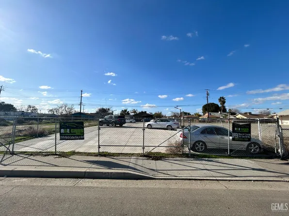 210 Dr Martin Luther King Jr Blvd, Bakersfield, CA 93307