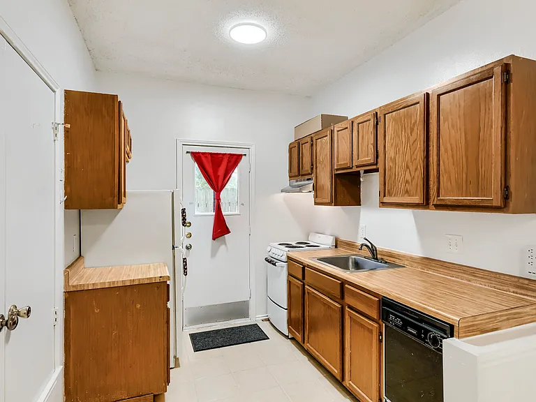 3206 King St #108 — Photo 9