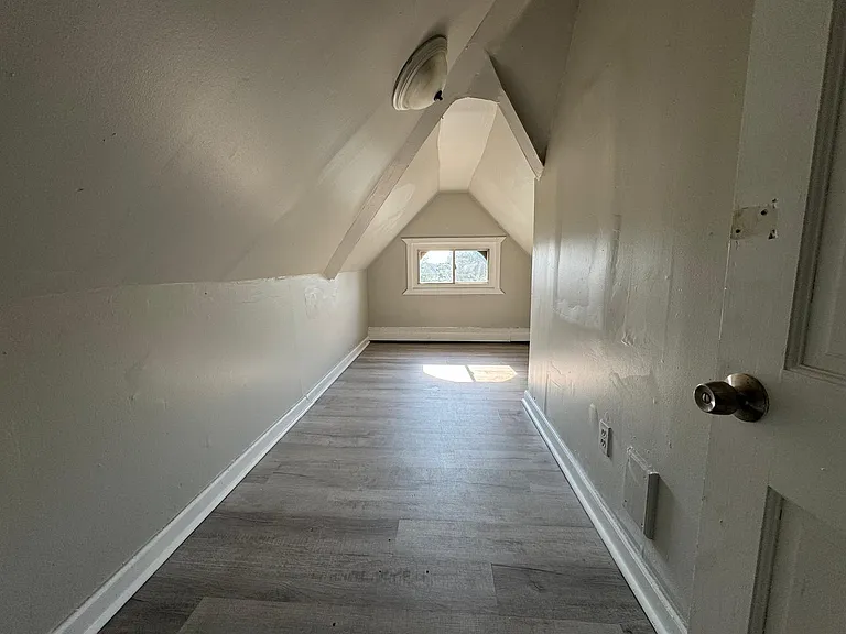 1092 E Main St #2R — Photo 21