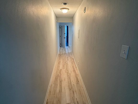 5th image of 701 Main St APT 2