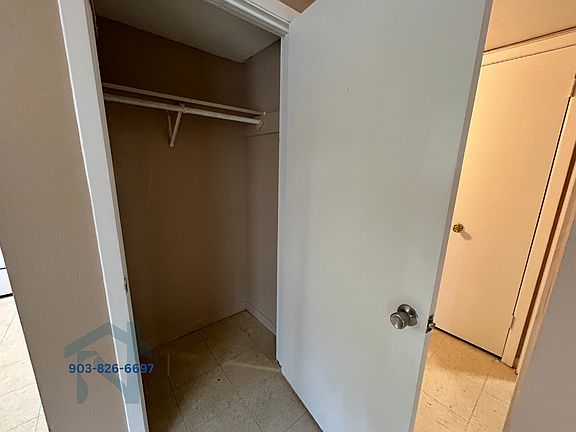 3rd image of 600 Thomas St #15