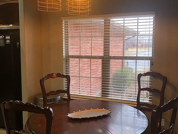 5th image of 4116 Kensington Dr