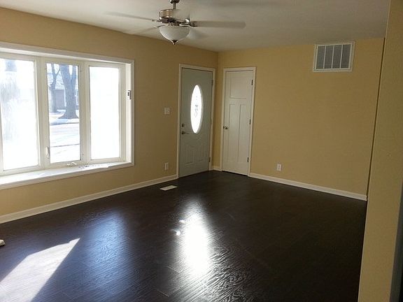 2nd image of 408 Holly Dr