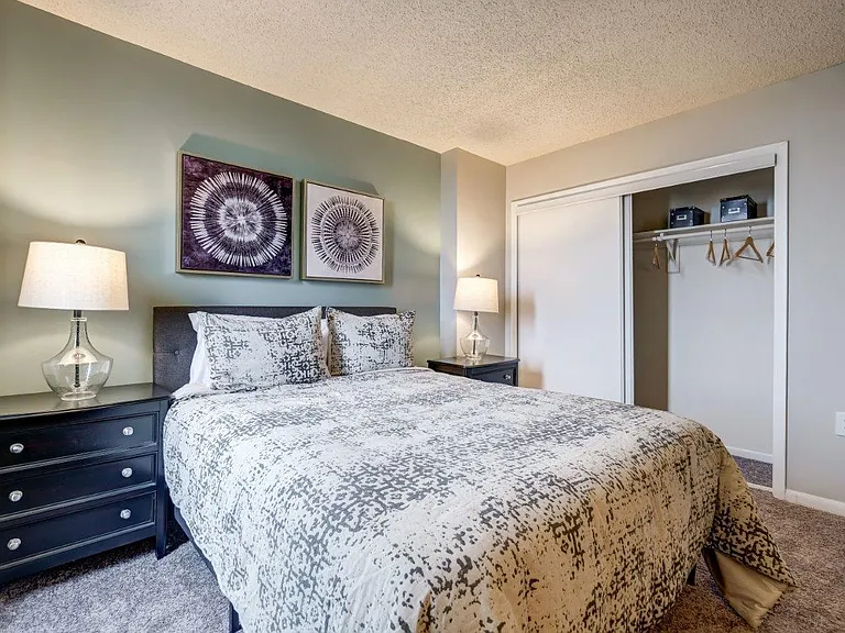 River Park Tower Apartment Homes — Photo 10