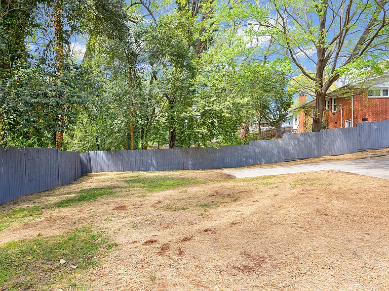 2000 Kilborne Dr — Photo 79