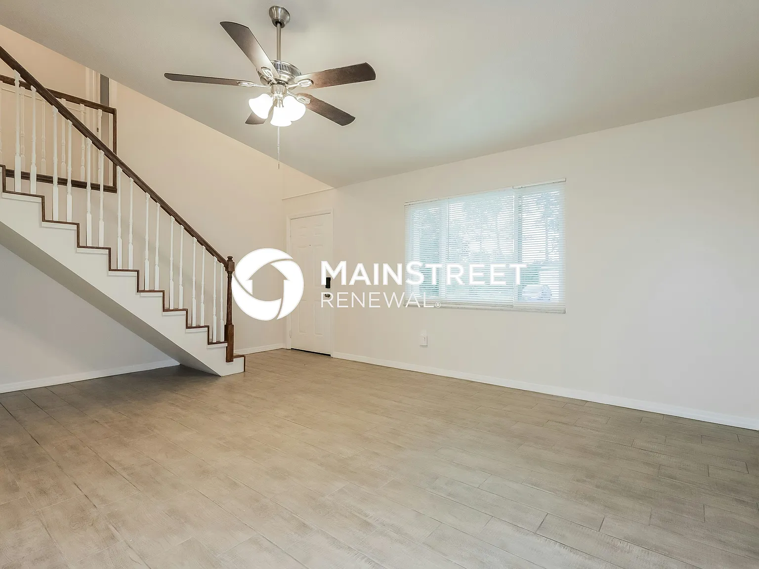 21200 Argyle Ave — Photo 2